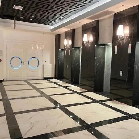 Hanza Tower Luxury Jacussi & Pool & Sauna Апартаменты